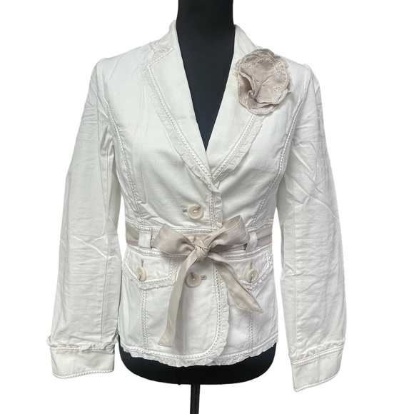 White House Black Market Jackets & Blazers - White/creamy Blazer/Jacket w/flower brooch. Sure to impress. Figure flattering